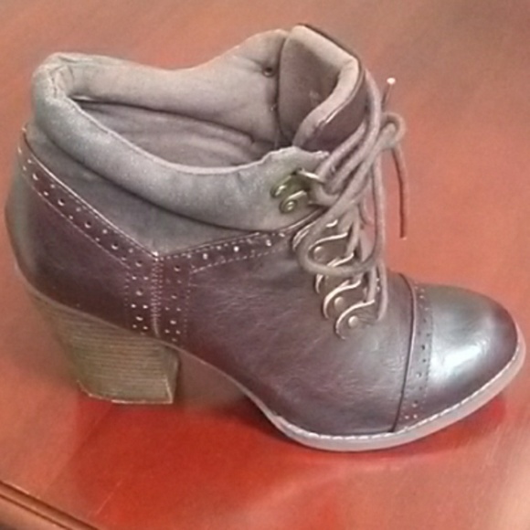 Not Rated Boots - Picture 3 of 8